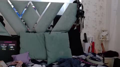 Snapshot of queenjenn__ chatting on March 2026 04:51:02 AM QUEENJEENN online show from March 2026 04:51:02 AM