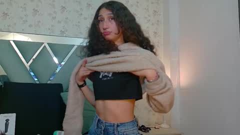 Snapshot of queenjenn__ chatting on March 2026 06:31:02 AM QUEENJEENN online show from March 2026 06:31:02 AM