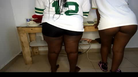 Nina online show from March 2026 06:52:01 PM