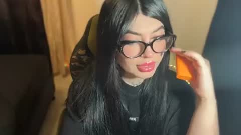 Snapshot of queenlamia chatting on June 2026 06:22:02 AM Taurus online show from June 2026 06:22:02 AM