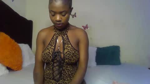 Snapshot of queenmavela_ chatting on January 2026 08:12:01 PM queenmavela_ online show from January 2026 08:12:01 PM