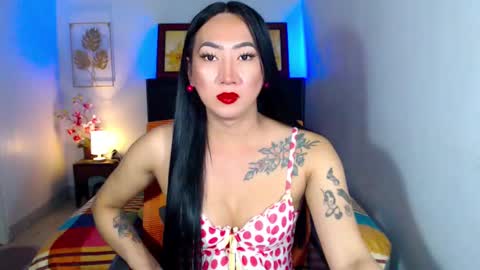 QUEEN online show from February 2025 05:10:01 AM