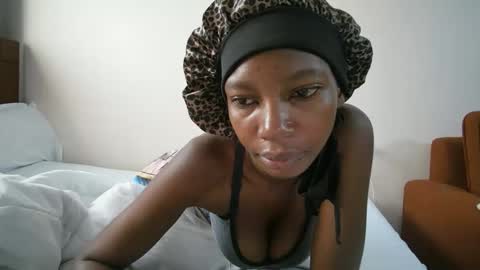 queenmom online show from May 2026 06:08:02 AM