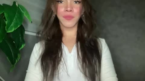 QUEEN online show from December 2025 01:11:01 AM