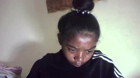 queennaya online show from July 2026 08:52:02 PM