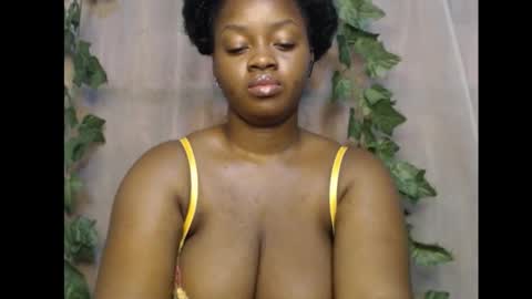 Zoey online show from November 2025 12:37:01 PM