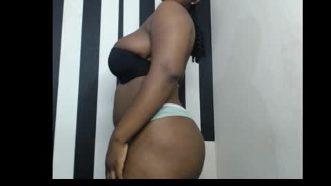 Zoey online show from November 2025 08:33:02 PM