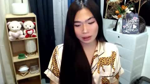 Mikka online show from April 2026 06:32:02 PM