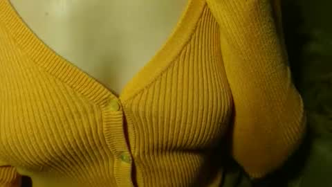 queenoftenderness online show from April 2026 07:22:02 PM