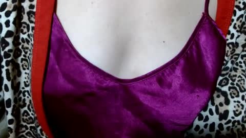 queenoftenderness online show from July 2026 06:45:01 PM