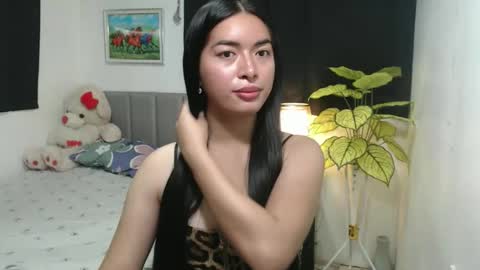 QueenPinay69 online show from October 2025 04:37:01 PM