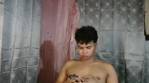 queenpinayebony_xx online show from May 2026 04:48:01 PM