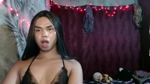 queenpinayebony_xx online show from May 2026 12:59:01 PM