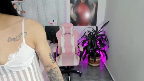 RAMONA ULLOA  online show from September 2025 09:06:02 PM