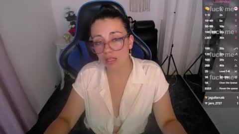 Snapshot of queenrose94 chatting on June 2026 02:53:01 AM queenrose94 online show from June 2026 02:53:01 AM