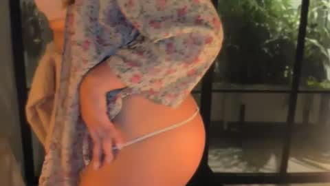 Snapshot of queenv66 chatting on January 2026 02:27:01 AM Val - online show from January 2026 02:27:01 AM