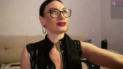 Viktoria online show from April 2026 07:58:02 PM