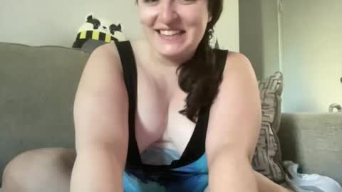 Queen Violette online show from June 2026 10:48:01 PM