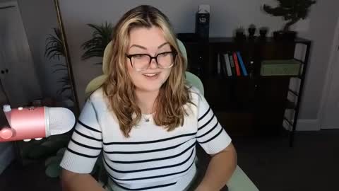 Bri online show from October 2025 01:48:02 AM