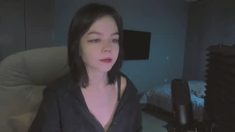 Snapshot of quietluxury chatting on December 2025 10:44:02 AM quietluxury online show from December 2025 10:44:02 AM