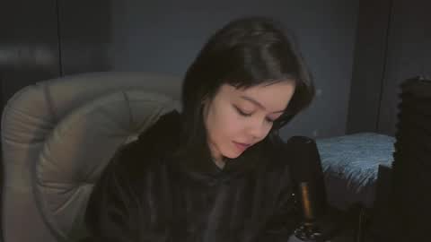 Snapshot of quietluxury chatting on February 2026 01:39:02 PM quietluxury online show from February 2026 01:39:02 PM