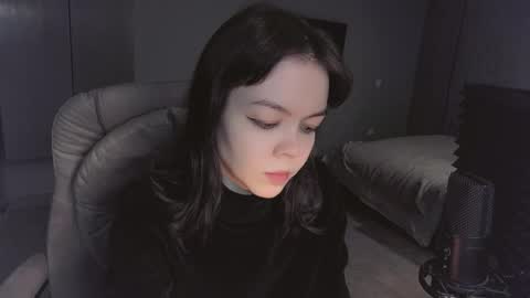Snapshot of quietluxury chatting on April 2026 08:57:02 PM quietluxury online show from April 2026 08:57:02 PM