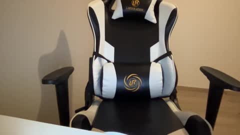 Quinnyelena online show from January 2025 08:13:02 PM