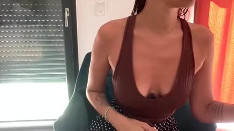 Quinnyelena online show from September 2025 09:42:02 AM
