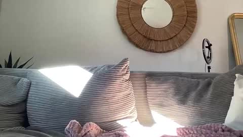 Quinnyelena online show from November 2025 11:09:02 AM