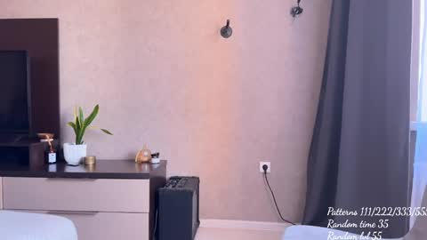 Snapshot of quintessencel chatting on January 2025 11:24:01 AM Next stream December 1 FANSLY Loxrye online show from January 2025 11:24:01 AM