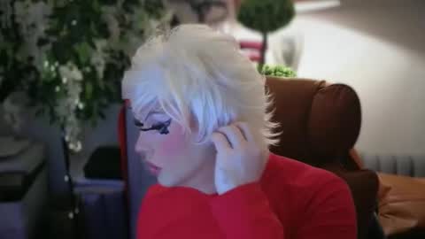 Snapshot of qweenviva chatting on January 2026 02:14:02 AM ViVaLuvLicious online show from January 2026 02:14:02 AM