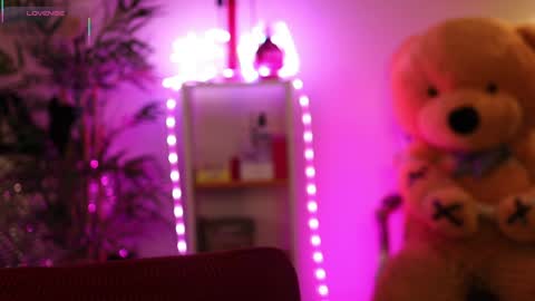 Nova Hollis online show from April 2026 04:42:01 AM