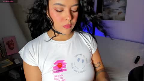 natalia  -  online show from April 2026 01:25:01 AM