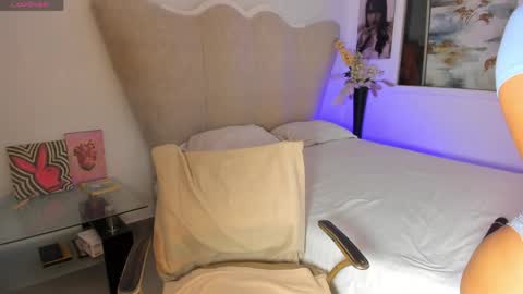 natalia  -  online show from April 2026 03:53:02 AM