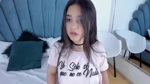 Rachel Ribeiro online show from March 2025 06:22:01 PM