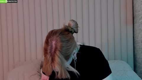 Ray  online show from November 2025 03:06:01 AM