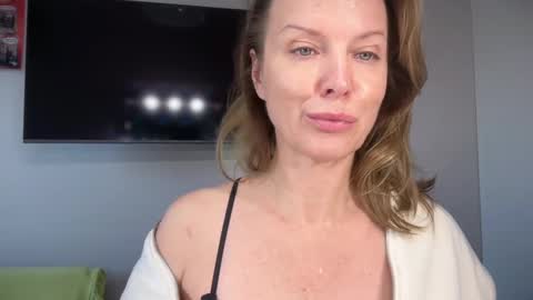 Rachel online show from October 2025 12:11:01 PM