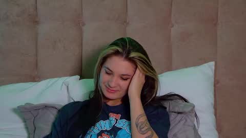 RachellSimpson online show from March 2025 04:38:02 AM