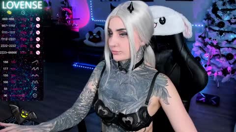 Snapshot of rachelqueen_ chatting on January 2025 12:50:02 PM Miko Pleasee help me get 100 likes online show from January 2025 12:50:02 PM