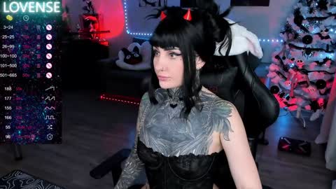 Snapshot of rachelqueen_ chatting on January 2025 12:37:01 PM Miko Pleasee help me get 100 likes online show from January 2025 12:37:01 PM