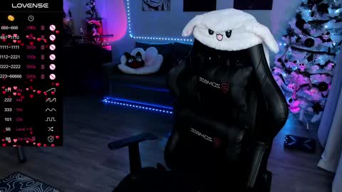 Snapshot of rachelqueen_ chatting on February 2025 11:21:02 AM Miko Pleasee help me get 100 likes online show from February 2025 11:21:02 AM