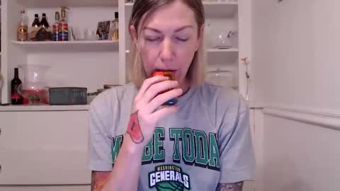 Racy Tracy online show from February 2026 02:11:02 PM