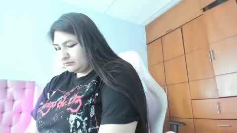 radiantgoddes online show from December 2024 01:22:01 PM