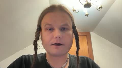 Snapshot of raeganv chatting on February 2026 11:36:02 AM raeganv online show from February 2026 11:36:02 AM