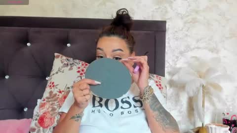 raelledarkstar online show from May 2026 07:57:01 AM