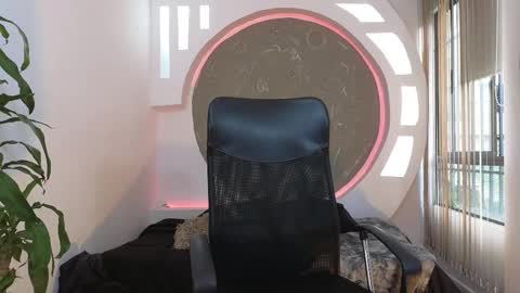 R A F A E L online show from October 2025 09:59:01 PM