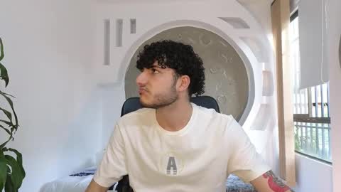 R A F A E L online show from October 2025 08:48:02 PM