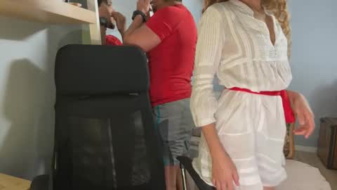 Ragnarr online show from November 2025 08:33:02 PM