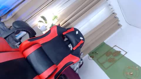 itsmeRailey online show from February 2025 03:43:02 AM