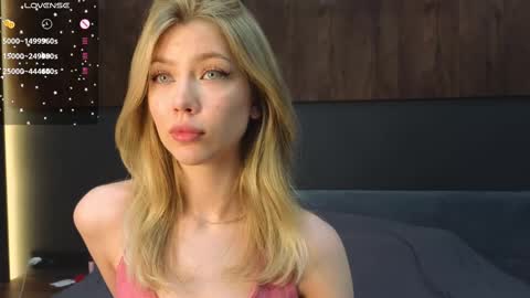 Lisa online show from February 2025 09:21:02 PM